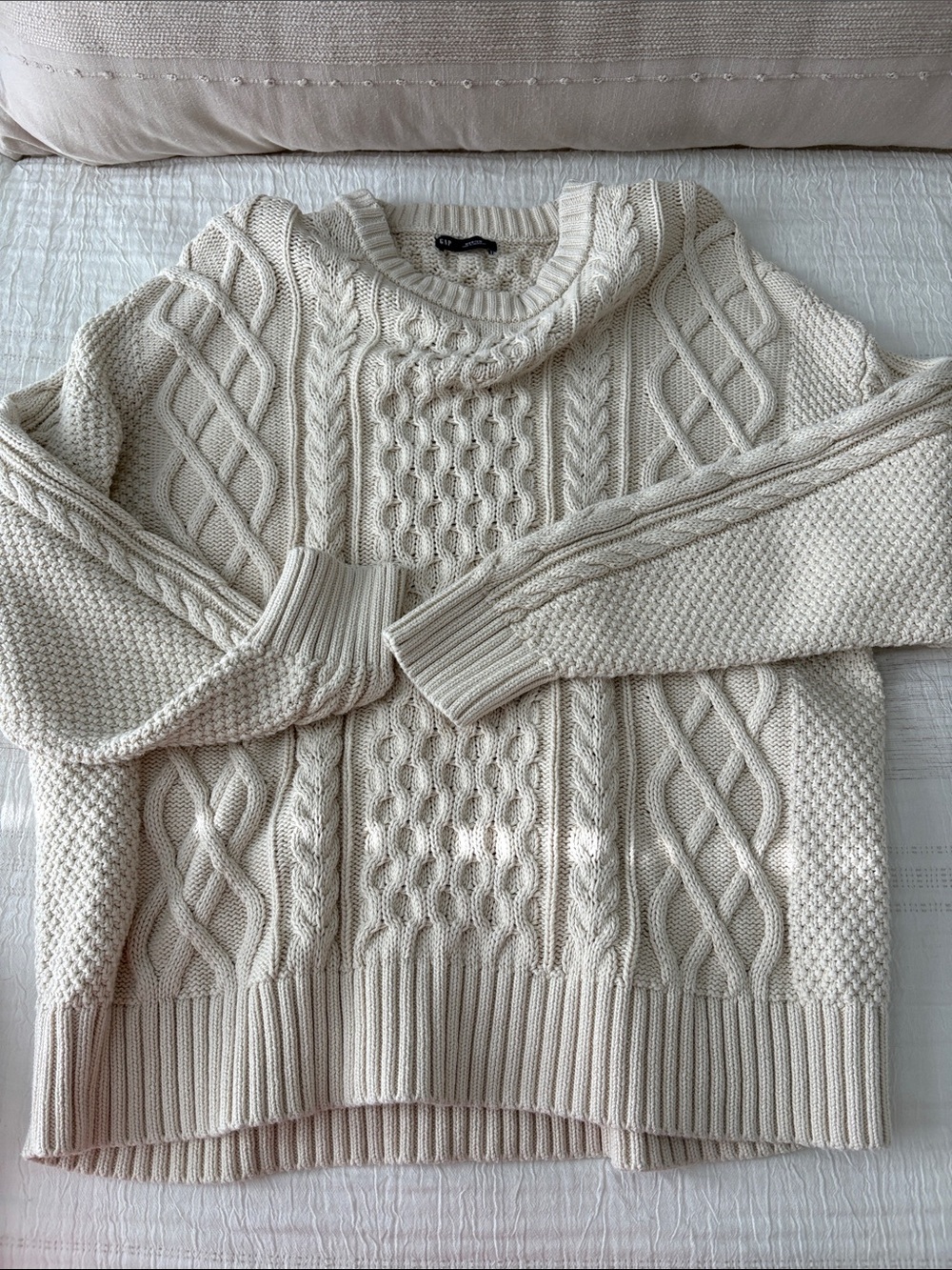 Gap Cream Cable Knit Pullover Sweater